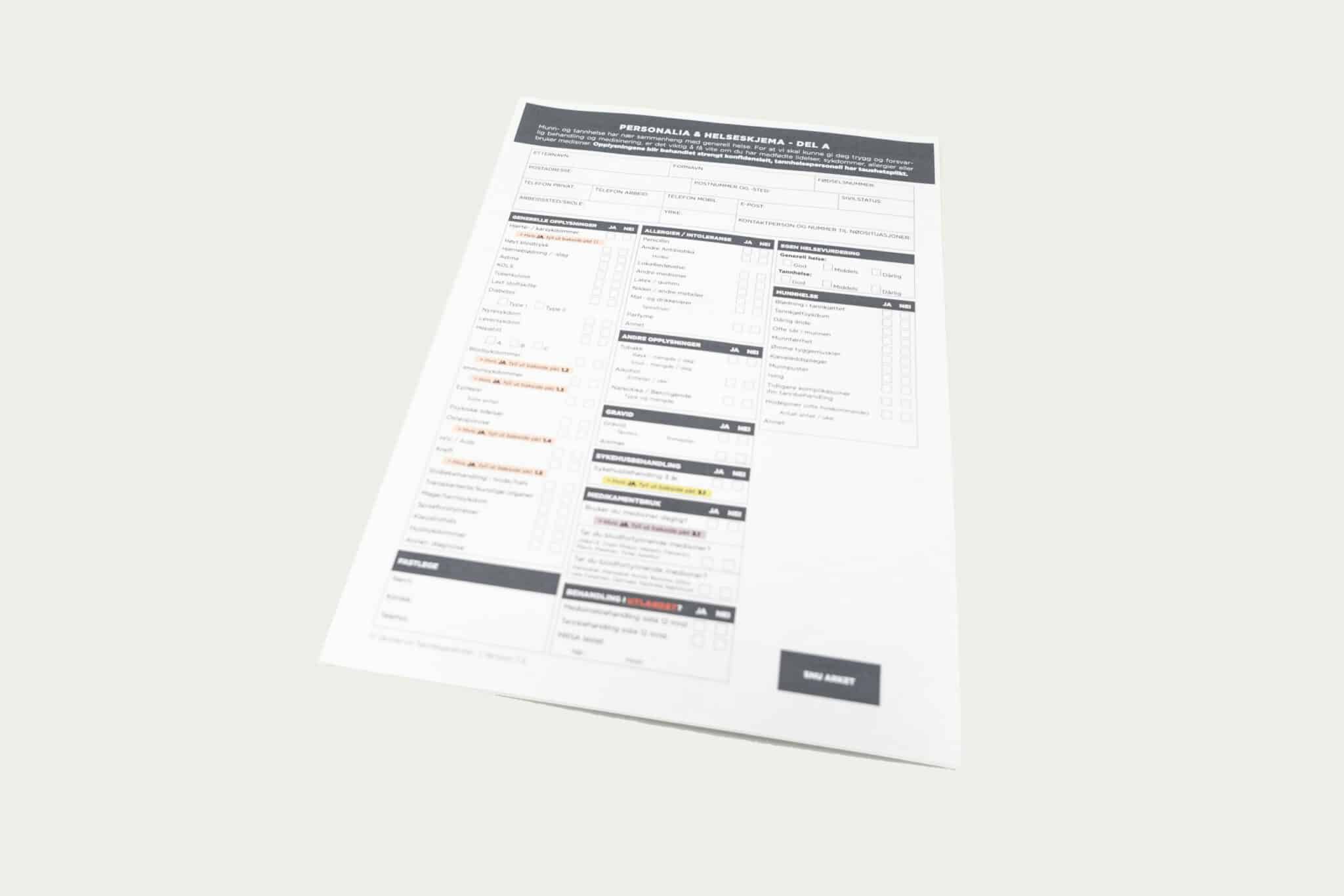 Tannleger på Kolbotn Tannklinikk kartlegger pasientens sykehistorie med helseskjema for korrekt behandling – Oppegård, Vinterbro og Follo.